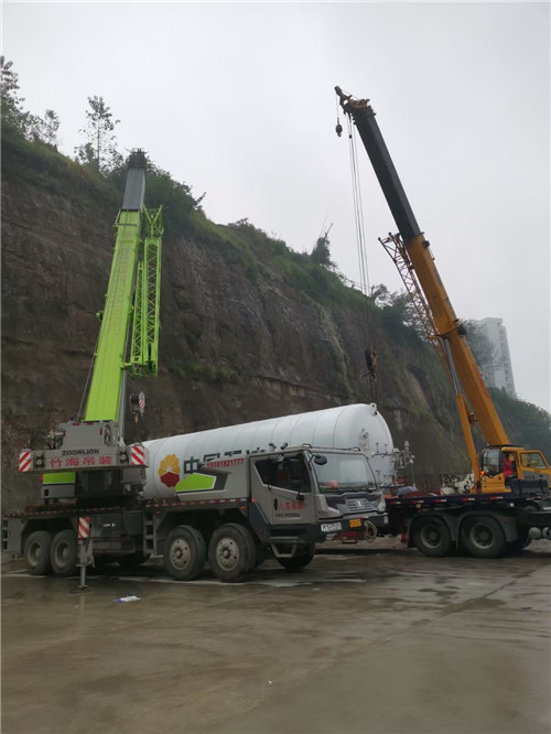 虞城县“不怕风雨冻”—— 吊车的 “恶劣环境适应” 技术